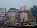 Fahrt auf dem Ganges bei Sonnenaufgang