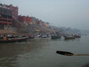 Fahrt auf dem Ganges bei Sonnenaufgang