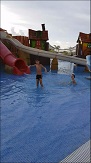 Ein Lausejunge im Water Park