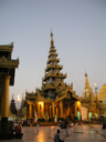 Shwedagon Paya bei Nacht